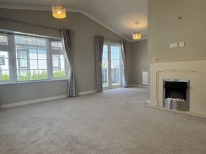 Lounge- click for photo gallery